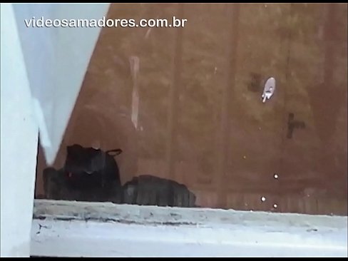 ❤️ Bărbat excitat care își privește prietena cu un alt tip, înregistrând un video de sex fără a deranja cuplul ❌  at us ❤