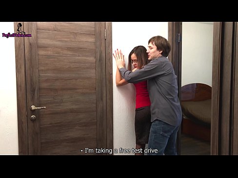 ❤️ Agentul imobiliar sexy își masturbează senzual păsărica și o fute în timp ce își vinde apartamentul - Krempai ❌  at us ❤